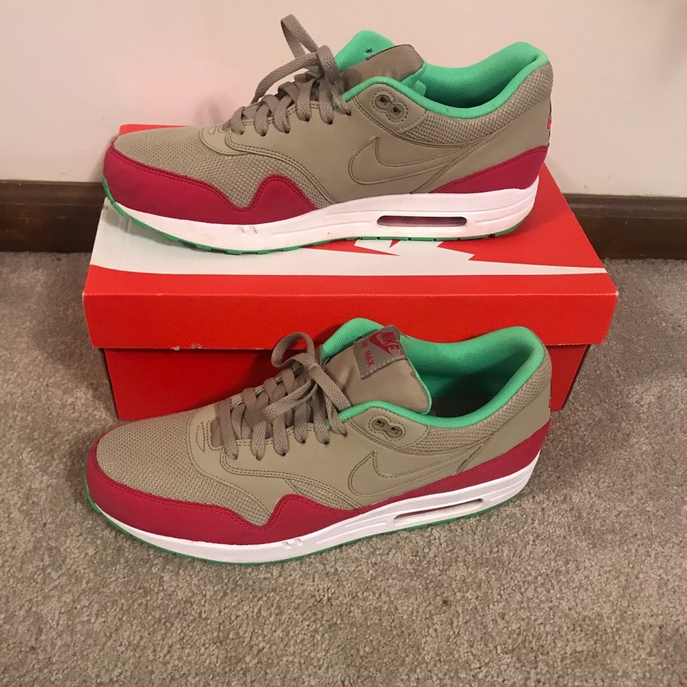 Air max 1 Essential (khaki)